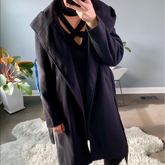 Elegant Black Trench Coat - Picture 4 of 10